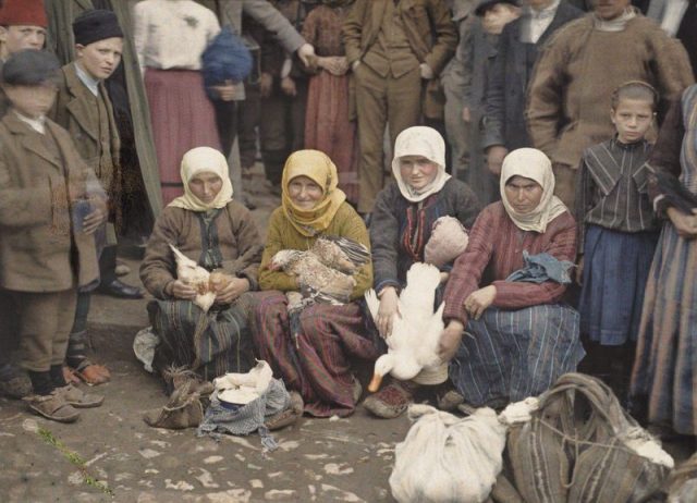 Market scene, Krusevac, Serbia, 1913.