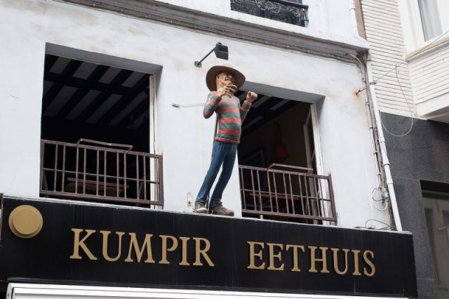 Kumpir restaurant Belgium. Photo by Thomas Quine CC BY 2.0