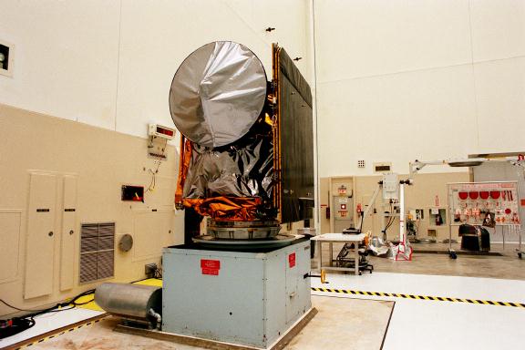 Mars Climate Orbiter awaiting a spin test in November 1998.