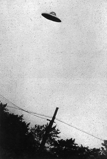 An alleged flying saucer seen over Passaic, New Jersey in 1952