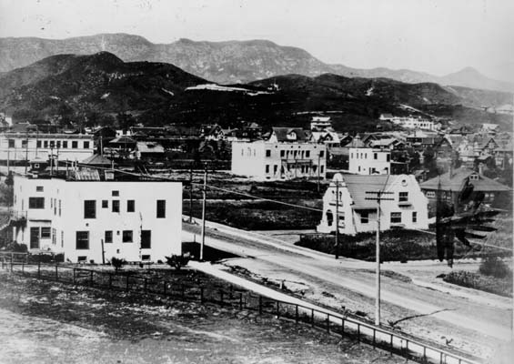 The intersection of Hollywood and Highland, 1907.