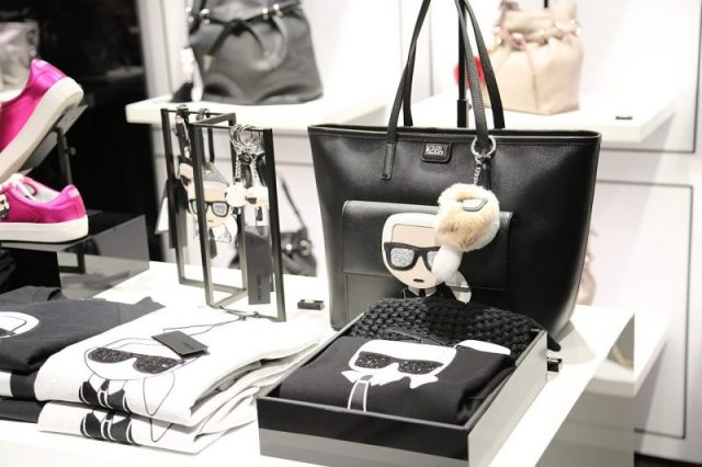 ‘Karl Lagerfeld’ Store in der Kö-Galerie Düsseldorf. Photo by 9EkieraM CC BY-SA 3.0