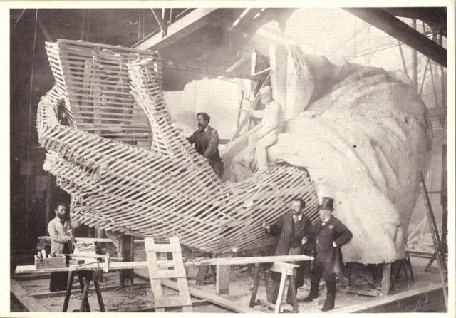 Construction of the Lady Liberty