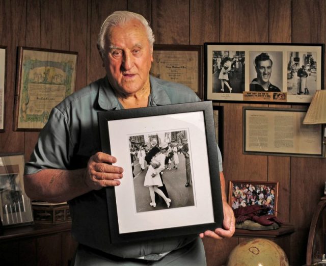George Mendonsa, holds one of the most iconic photographs of the 20th century. Photo by Patrick Raycraft/Hartford Courant/MCT via Getty Images