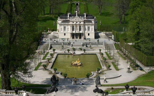 Linderhof Palace. Photo by Softeis CC BY-SA 3.0