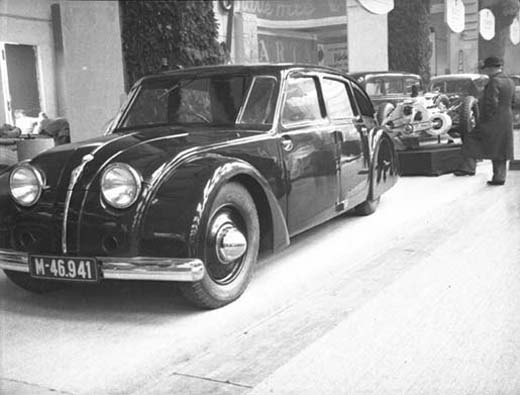 The Tatra 77 and its engine displayed at the Berlin Motor Show