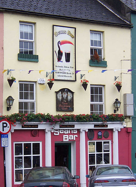 Sean’s Bar, Athlone. Photo by Chris55 CC BY-SA 3.0