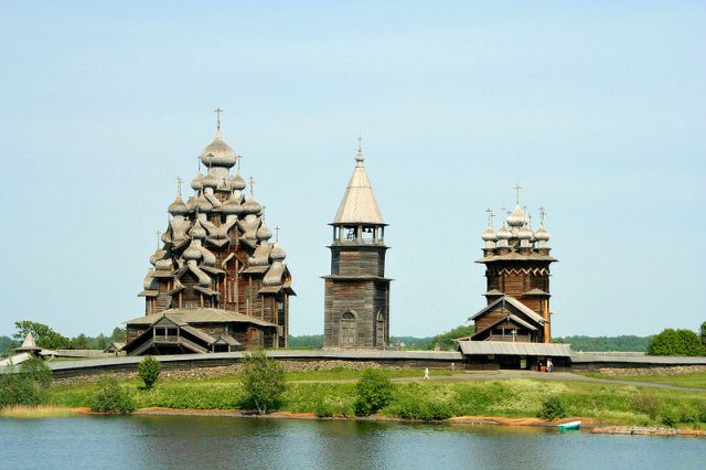 Kizhi churches. Photo by MatthiasKabel CC BY-SA 3.0