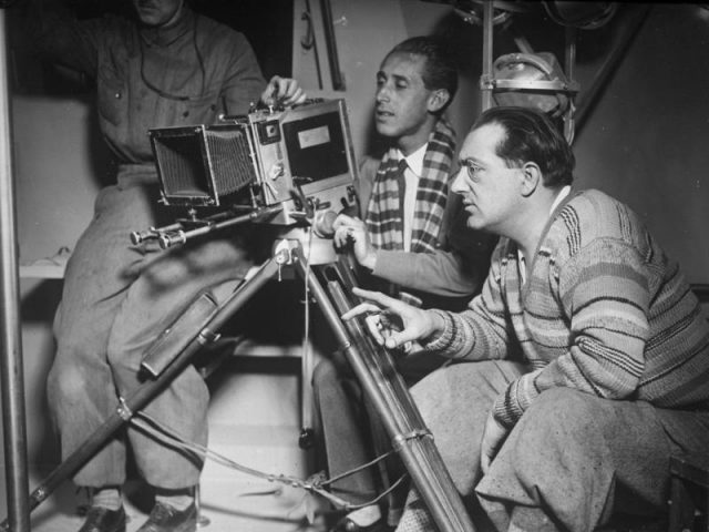 Director Fritz Lang (on the right), on the set of his film ‘Frau im Mond’ (1929). Photo by Bundesarchiv, Bild 102-08538 / CC-BY-SA 3.0