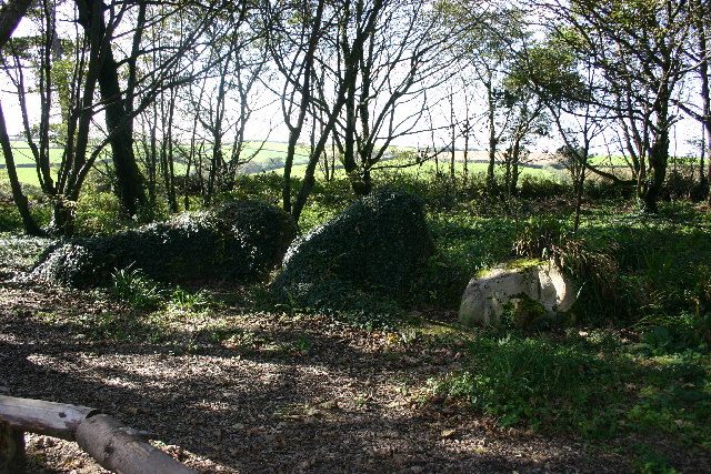 This sculpture by Sue Hill is located on the woodland walk in the Lost Gardens of Heligan. Photo by Lera Miles CC BY-SA 2.0