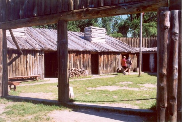 Reconstruction of Fort Mandan, Lewis and Clark Memorial Park, North Dakota. Photo by Chris Light CC BY-SA 3.0