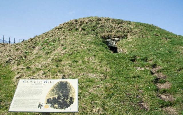 Cuween Hill Chambered Cairn. Photo by adrazahl CC BY-SA 3.0