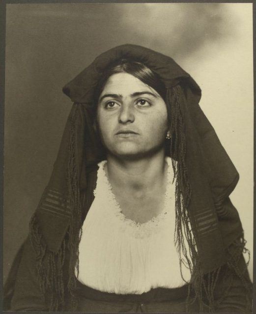Italian woman immigrant, Ellis Island, New York.