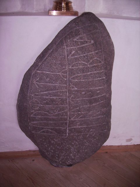 The Nørre Nærå Runestone is interpreted as having a “grave binding inscription” used to keep the deceased in its grave. Photo by Søren Møller CC BY-SA 3.0