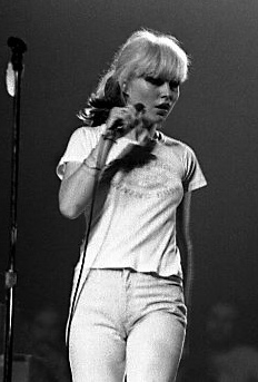 Debbie Harry performing with Blondie in Toronto, 1977. Photo by Jean-Luc CC BY-SA 2.0