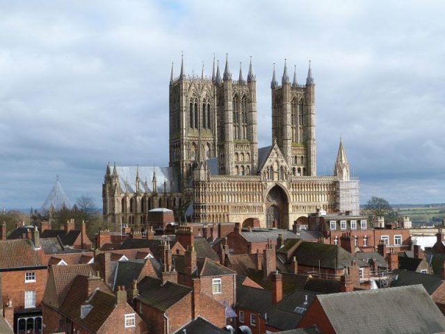 Lincoln Cathedral viewed from Lincoln Castle. Photo by DrMoschi CC BY-SA 4.0