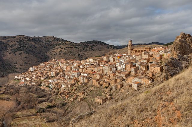 View of the small village of Moros, province of Zaragoza, Aragón, Spain. Photo by Diego Delso CC BY-SA 4.0