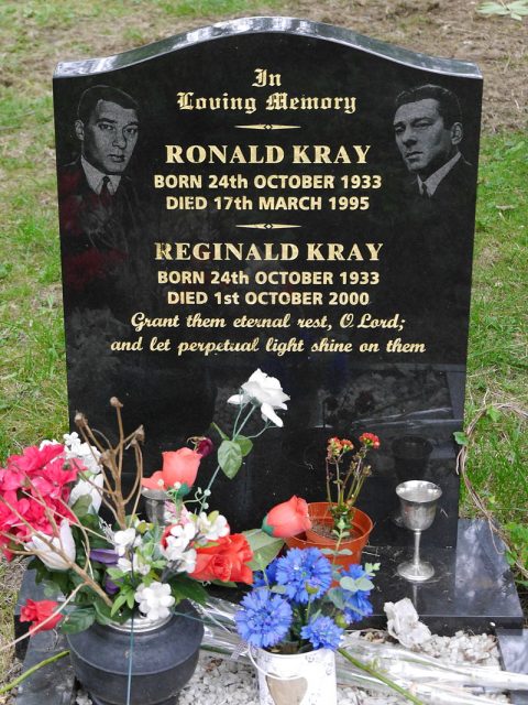 Ronnie and Reggie Kray’s grave. Photo by Chingford Edwardx CC BY-SA 4.0