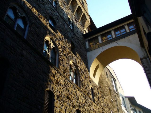 Vasari Corridor from Palazzo Vecchio to Uffizi. Photo by Freepenguin CC BY-SA 3.0