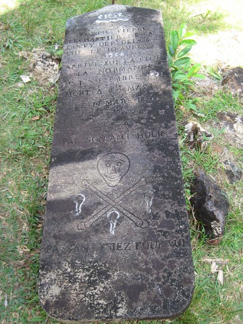 Pirate Grave, Île Sainte-Marie. Photo by Antony Stanley CC BY-SA 2.0