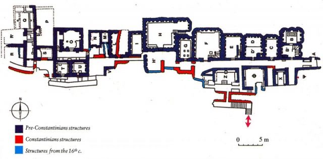 Mausoleums in the Vatican Necropolis with temporal classification of buildings. Photo by Mogadir CC BY 3.0