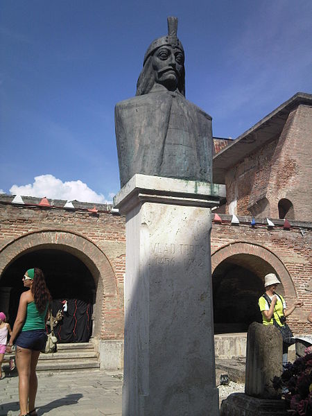 Vlad Tepes statue