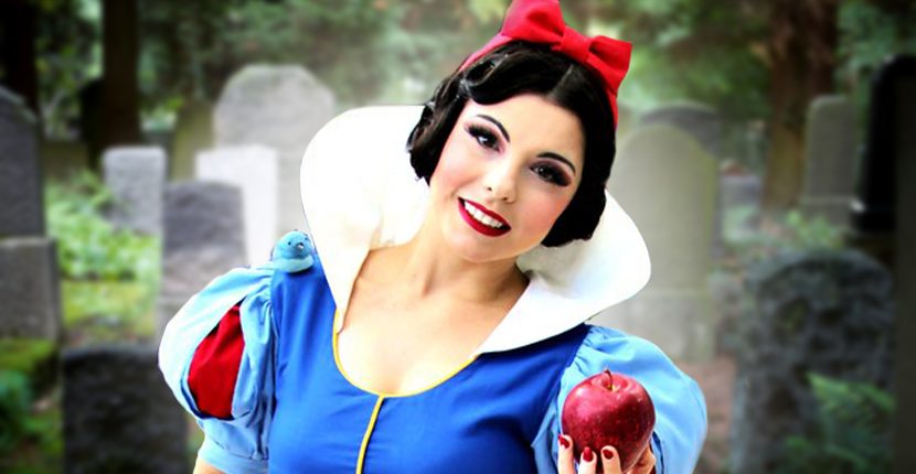 Amber Arden (ig: @amberarden) cosplays Snow White. Photo by RyC Behind the Lens CC by 2.0