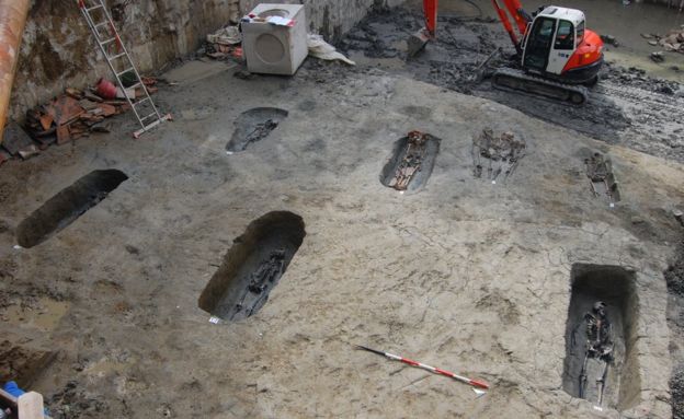 Lovers of Modena skeletons burial site