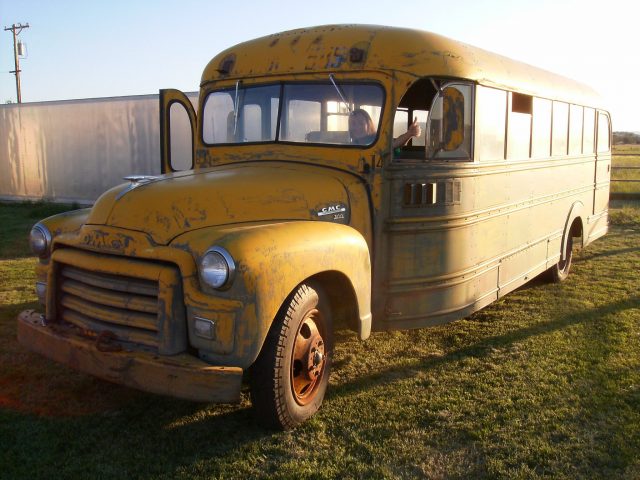 yellow school bus