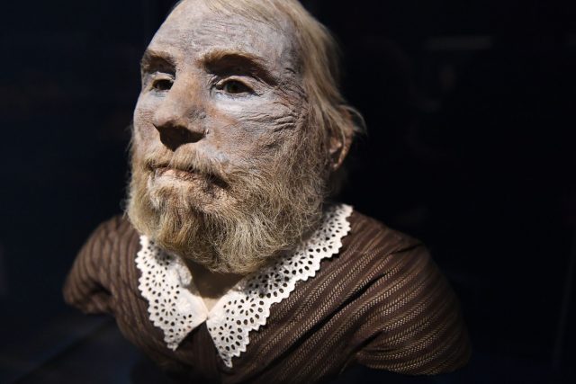 bearded lady mummy