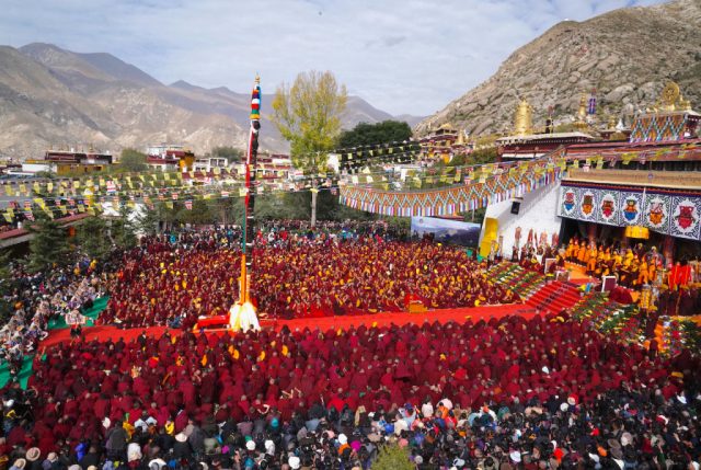 Tibetan Buddhist monks