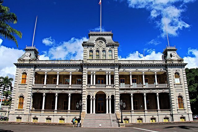 Iolani palace