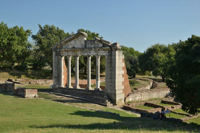 ancient greek city apollonia