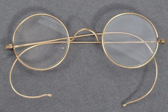 Gandhi's glasses