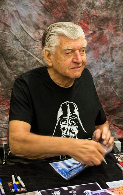 David Prowse wearing Darth Vaders costume in the original STAR WARS-Trilogy at RolePlay Convention Germany, June 2013 in Cologne. Xanathon – CC BY-SA 3.0