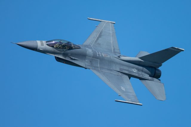 F-16 Fighting Falcon eat your heart out!