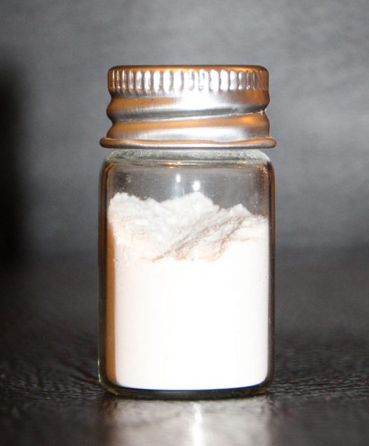 Sample of silicon dioxide. LHcheM – CC BY-SA 3.0