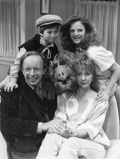 Cast portrait of the main characters in the Alf television series