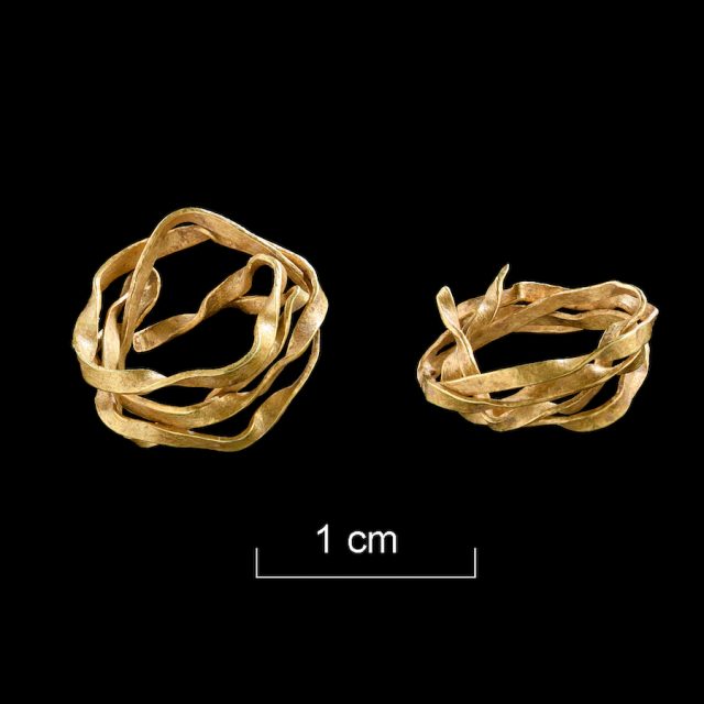 The gold wire spiral was found in the grave of an Early Bronze Age woman in Ammerbuch-Reusten, Tübingen district.