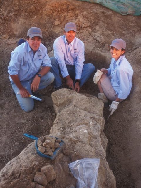 Mackenzie Family posing with australotitan fossil