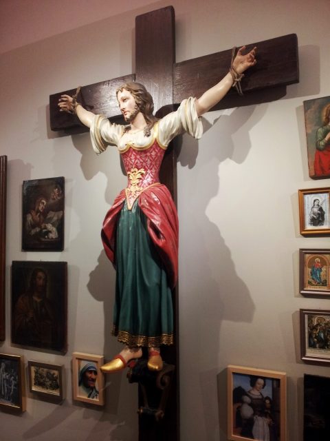 Saint Wilgefortis in the diocesan museum of Graz, Austria(Photo Credit: Gugganij – CC BY-SA 3.0, via Wikimedia Commons)