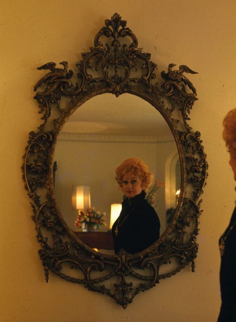 Lucille Ball in her suite at the Waldorf Towers. (Photo Credit: Bettmann / Contributor via Getty Images)
