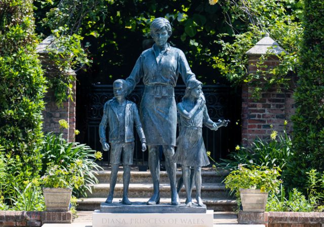 Bronze Princess Diana statue