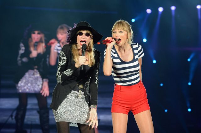 Taylor Swift and Carly Simon 