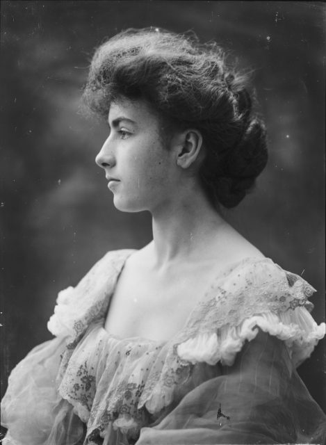 Woman photographed in 1903
