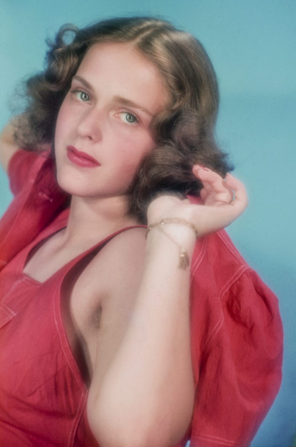 The Fabulous And Sometimes Strange Female Hairstyles Of The Last Two  the-fabulous-and-sometimes-strange-female-hairstyles-of-the-last-two