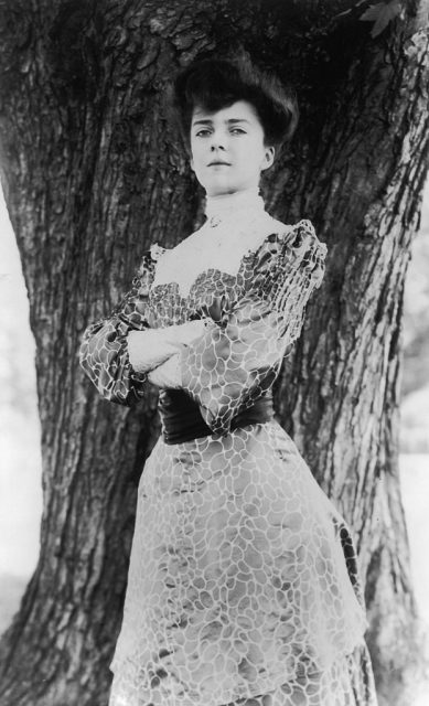 Portrait of Alice Roosevelt Longworth, circa 1900s. (Photo by Fotosearch/Getty Images).