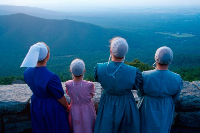 Amish Mennonite women. (Photo Credit: Jeffrey Greenberg/Universal Images Group via Getty Images)