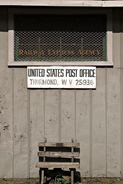 Thurmond post office with a United States Post Office sign on the front