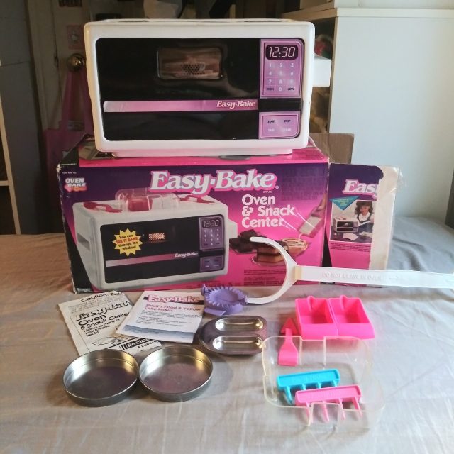 Easy Bake Oven 